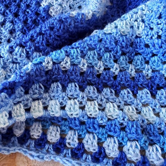 Crochet BABY BLANKET AFGHAN Lap Granny square 29" x 29" Blue Navy NEW Unisex - Picture 2 of 8